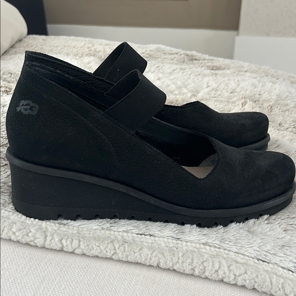 Elegant Black Wedge Shoes for Women